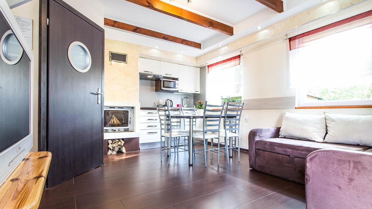 Domki Wiktor - Ostrowo - 700M Od Plazy Karwia Extérieur photo